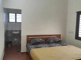 Thiru Somasundaram, chal&eacute; alpino em Tiruvannamalai