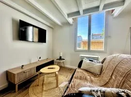Duplex confortable avec climatisation et cour - ménage et linge inclus