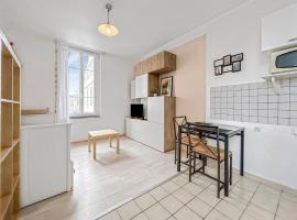 Studio Lumineux Au Cœur de Saintes, hôtel à Saintes