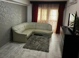 Ultracentral Apartament、ブザウのキッチン付きホテル