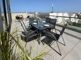 Bright and Spacious 2 Bedroom Penthouse