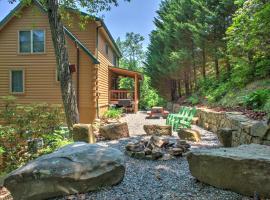 Candyland Cabin by Carolina Mornings, Hotel in Candler