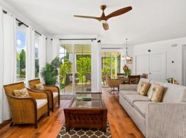Tropical Princeville Condo with Private Lanai, kondo di Princeville