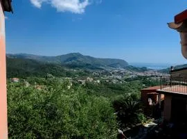 309 - Casa Mirella, Relax con vista su Mare e Natura, 7 minuti di auto dal centro e dal Mare e Spiaggia di Sestri Levante