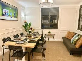 Luxury style&repair 4 bedroom house near Glasgow