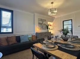 4-bedrooms Clydebank House with 2 bathrooms, separate entrance