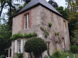 La Tour Des Douves