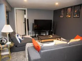 One-bedroom guest suite with private entry
