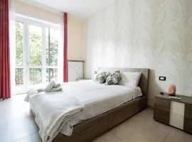 [Reni House]-Bright apartment+free park