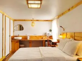 Private little Zen guestroom free parking