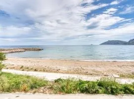 Komi Shoreline Aegean Whisper