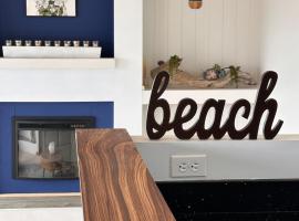 Beach Getaway Ocean View, Epic Sunsets, Walk Beach, Hotel in Coupeville