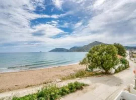 Komi Shoreline Blue Window