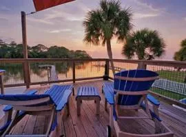 Spacious house- Deep Water Dock Pool Golf Cart Rental available
