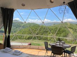 Tranquil Dome - Manta's Retreat Glamping Cornereva, hotel en Cornereva