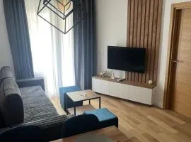 Balkan Square 55