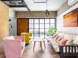 Industrial House in Mendoza with Jacuzzi