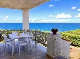 Villa sul mare con giardino e vista mozzafiato