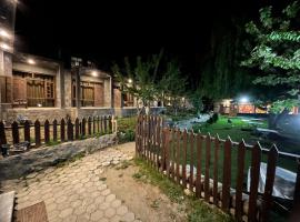 Hunza Huts Hotel & Resort, hotel v destinaci Baltit