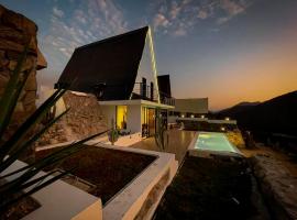 Moon Cabin, cottage in Simbal