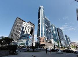 Grand Marina Apartments Batumi, hotel in Batoemi