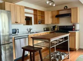 Blue Cypress Suite- Downtown Tofino