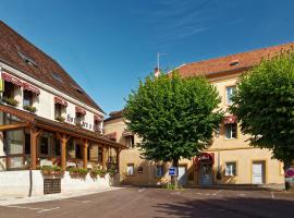 Logis Des Trois Maures, hotel in Couches