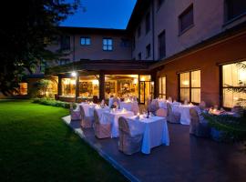 Brianteo Hotel and Restaurant, hotel s parkiriščem v mestu Burago di Molgora