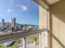Apto 2Q c/ Churrasq. e vista 550m da Praia OMC1303