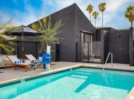 Blackhaus B : 4 Bedroom Suite by AvantStay 4-Rooms