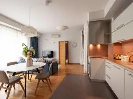 Charming Seaside Apartment