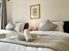 Elegant Family Home in Prestigious Neighborhood, hotel di Olton