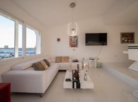 Modern Apartment in Marina Las Tortugas, hotel in Progreso