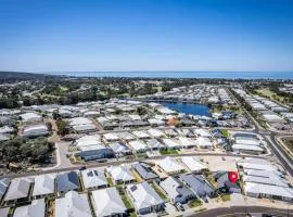 Pet-friendly. Bright and Spacious Dunsborough Home