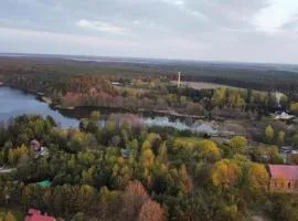 Domek Jelonek nad jeziorem i rzeką