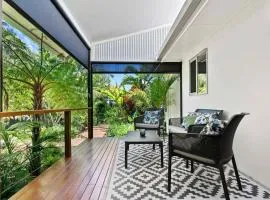 Tropical Retreat with BBQ Deck
