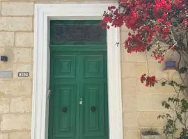 Iris -Paola Modern Townhouse