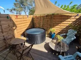 Studio le moutik du bord de mer avec SPA et sauna parking gratuit