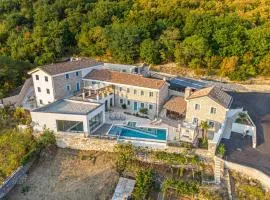 Villa Vila 72 - Vila 21 by Interhome