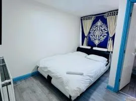 OYO Unique Private Rooms - Bolton Central, Free Parking