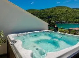 Mokos Modern Suite with Sea View and Jacuzzi