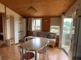 Chalet vue dégagée sur mer au loin