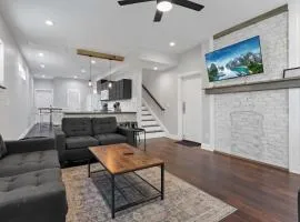 Housepitality - The Urban Roost 1 - Modern