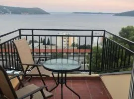 Lovely 2 bedroom studio apartment with a view!