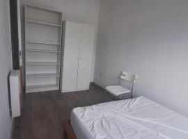 Chambre centre Porto, hotel v destinaci Bicas