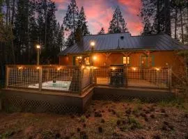 Cub House- Remodeled cabin INSIDE Yosemite with new hot tub and more