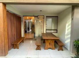 Village itacimirim completo, hotel in Camacari