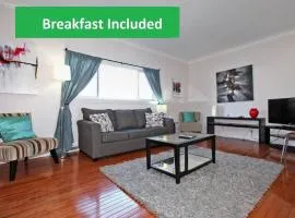 Niagara SkyLine Park And Walk To The Falls & Wonderful Free Breakfast Deliverd Daily to the Rental