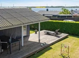 Awesome Home In Juelsminde