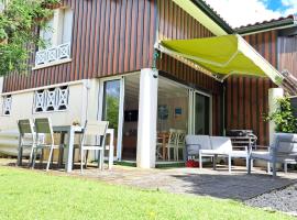Maison de vacances climatisée avec JACUZZI proche du Lac - FR-1-831-12, hotel in Biscarrosse